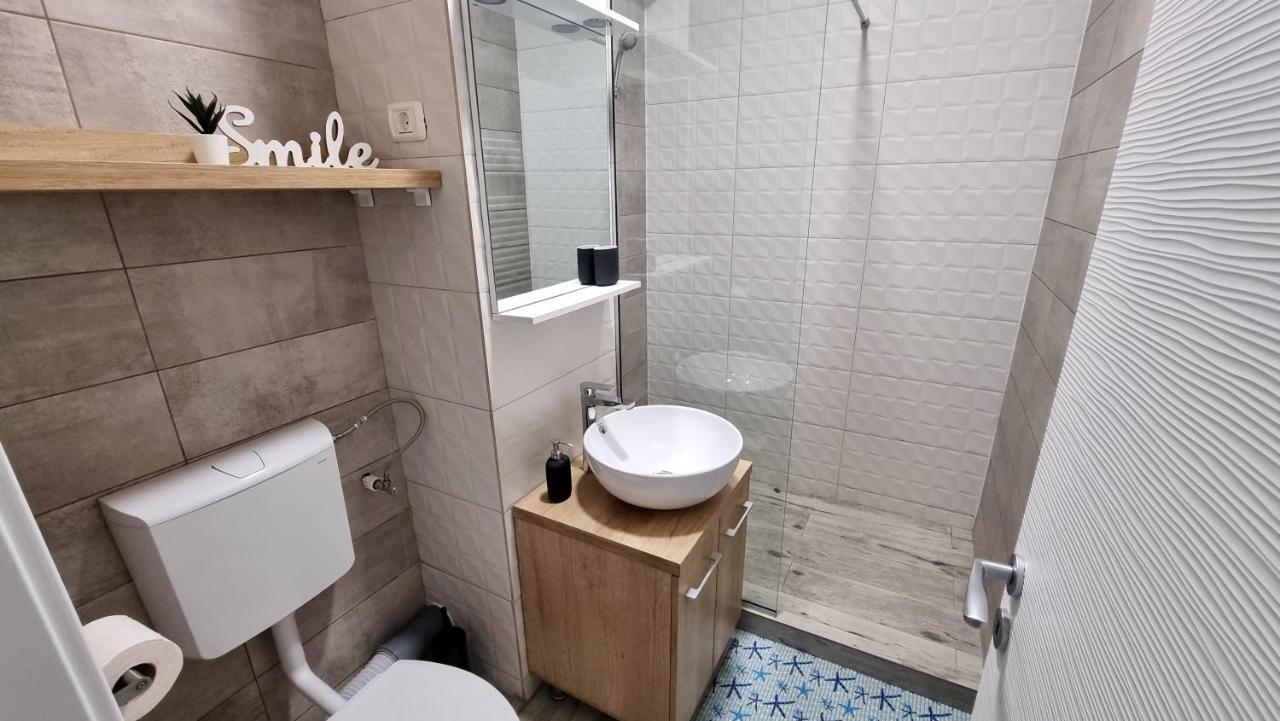 Cityapart 7 - Cazare In Mamaia Nord, Langa Plaja, Cu Vedere La Mare นาโวดาริ ภายนอก รูปภาพ